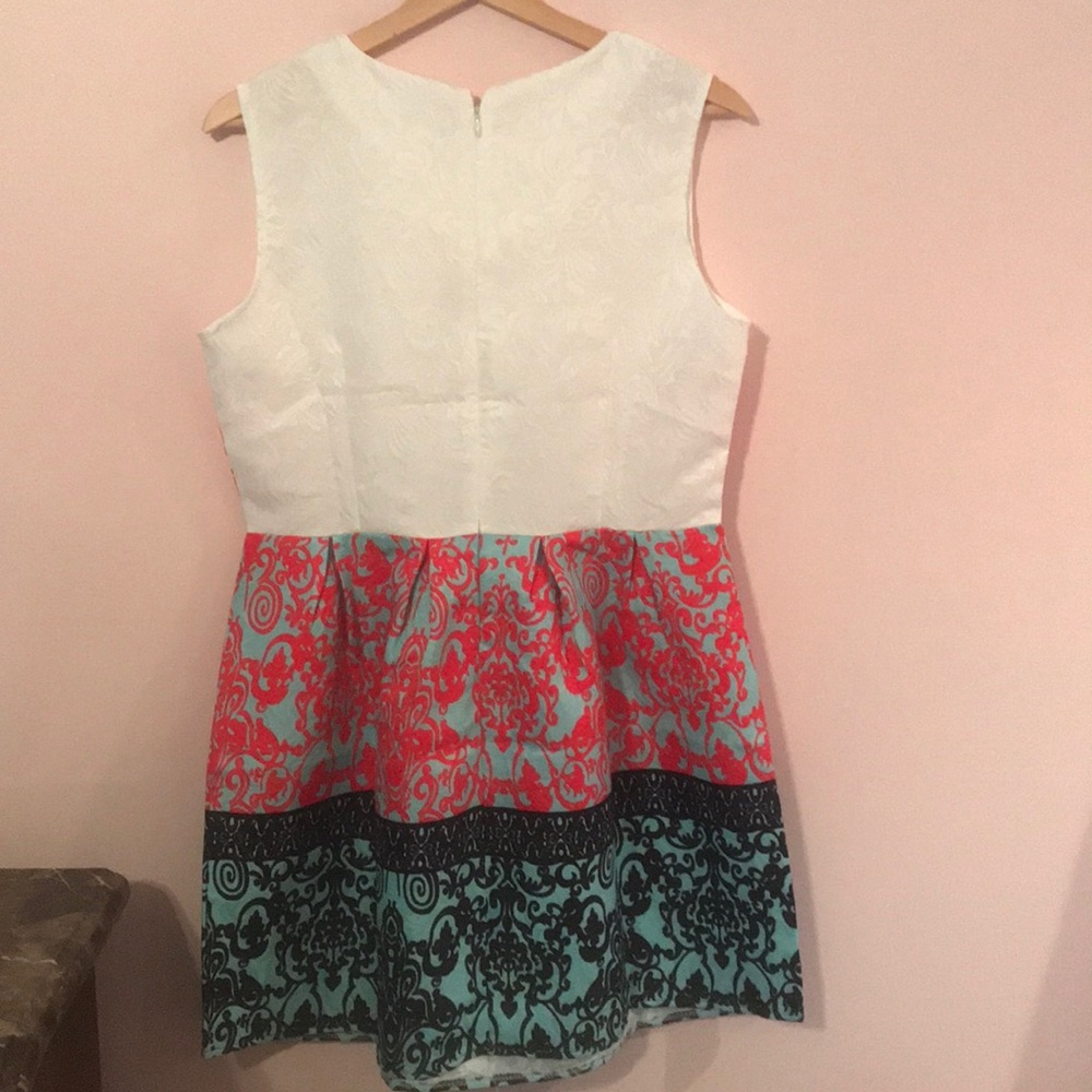 Dress - Picture 2 of 2